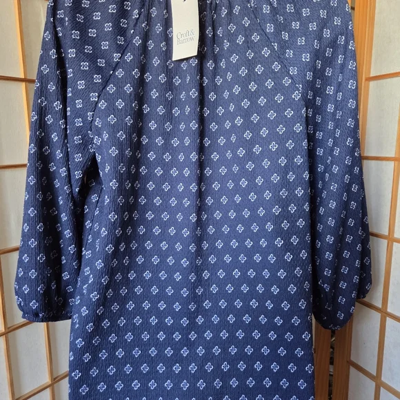 NWT WOMENS CROFT & BARROW NAVY BLUE WITH WHITE PRINT PULLOVER BLOUSE SMALL - Picture 2 of 5